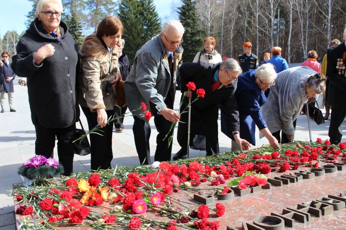 Бывшие несовершеннолетние узники концлагерей почтили память погибших в годы ВОВ