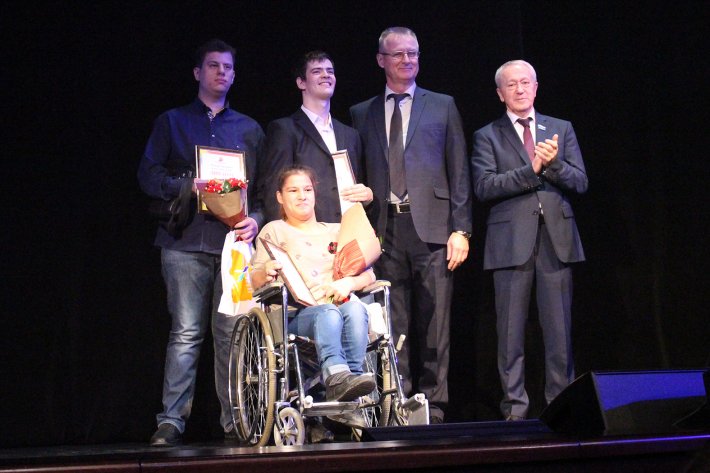Волонтер Областного центра реабилитации инвалидов получил награду в номинации «По доброй воле»