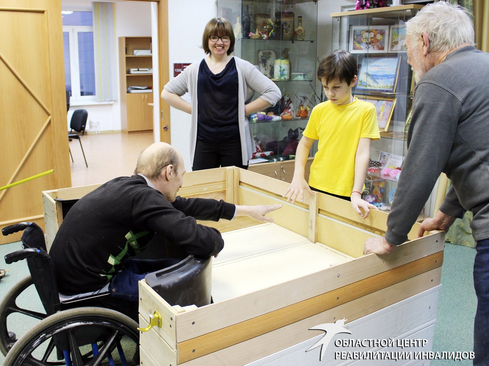 10-летний мальчик презентовал проект мобильной клумбы для инвалидов-колясочников